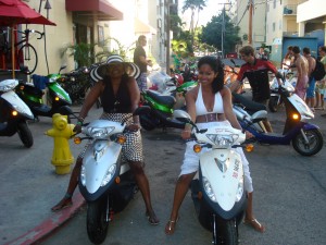 2-ladies-on-mopeds